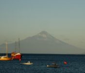 Blick von Puerto Varas auf den Vulkan Osorno